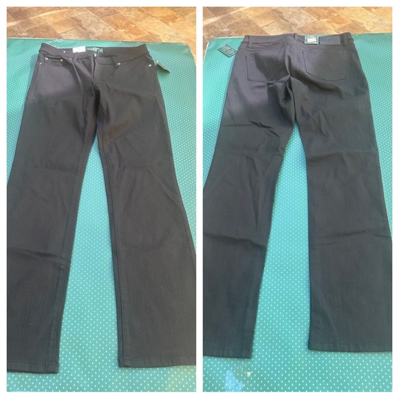 NWT LRL Lauren Jeans Co size 10 x 32 length
Modern straight curvy - Picture 1 of 8